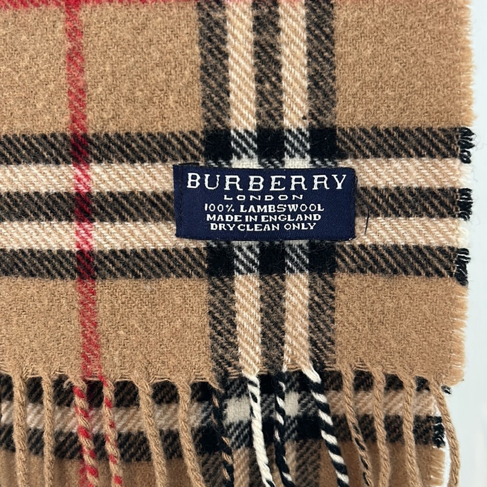 Authentic Burberry scarf - Picture 3 of 4